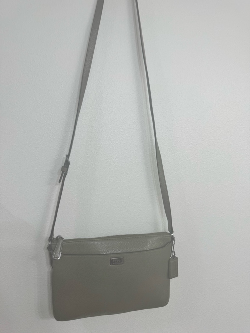 COACH MADISON LEATHER EAST WEST SWINGPACK OLIVE GREY ANTIQUE NICKEL - Picture 11 of 11